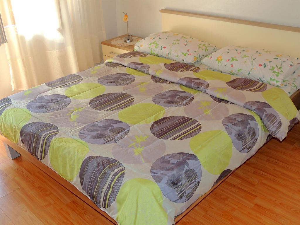 Apartments Zlatko Крк Екстер'єр фото